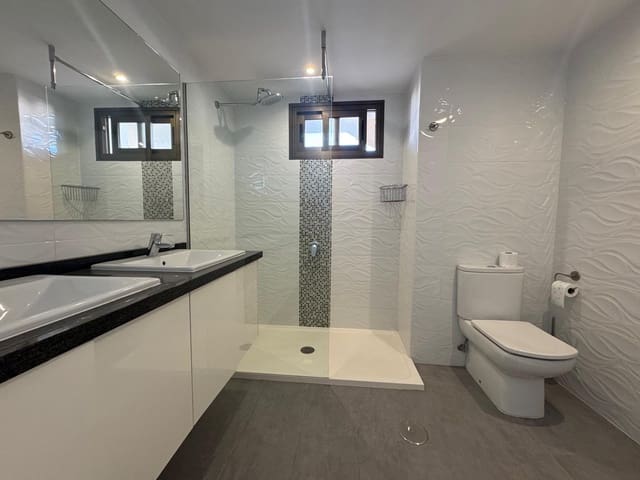 2 soveværelse Lejlighed til salg i Atalaya-Isdabe, Estepona med swimmingpool garage - € 350.000 (Ref: 9780312)