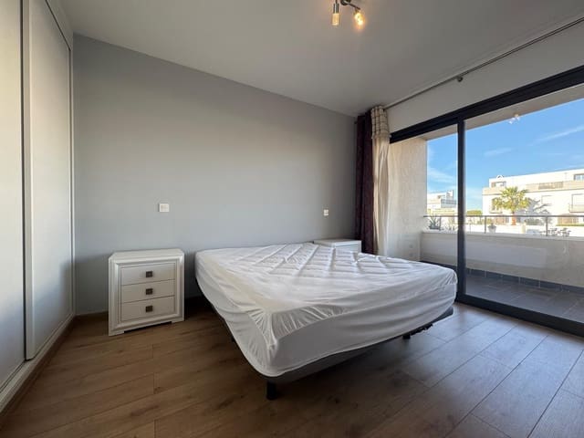 Apartamento de 2 habitaciones en Atalaya-Isdabe, Estepona en venta con piscina garaje - 330.000 € (Ref: 9780312)