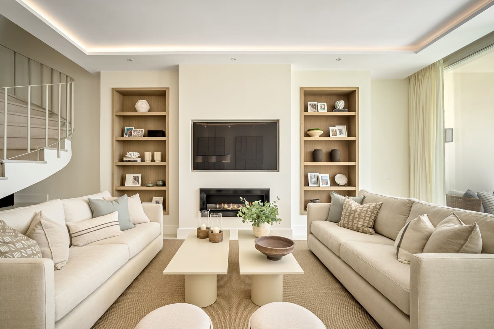 4 soveværelse Byhus til salg i La Quinta med swimmingpool garage - € 1.795.000 (Ref: 9790846)