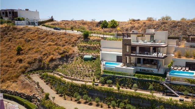 4 soverom Villa til salgs i El Paraíso, Benahavís med svømmebasseng garasje - € 1 790 000 (Ref: 9794363)