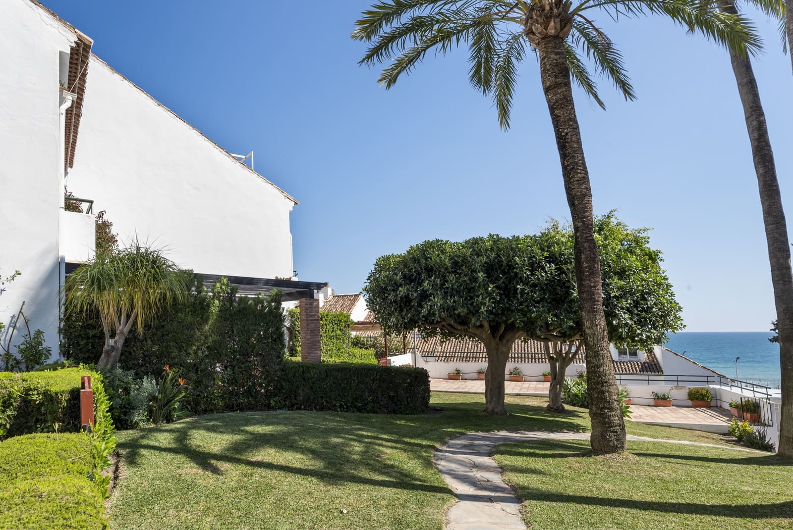 3 slaapkamer Huis te koop in Estepona met zwembad garage - € 619.000 (Ref: 9794365)