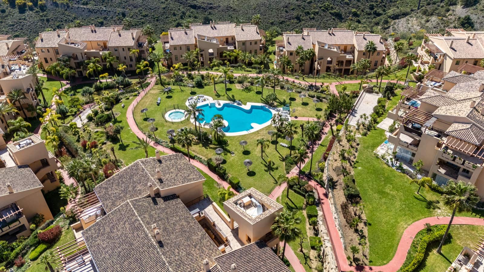 2 slaapkamer Penthouse te koop in Benahavis met zwembad garage - € 750.000 (Ref: 9794367)