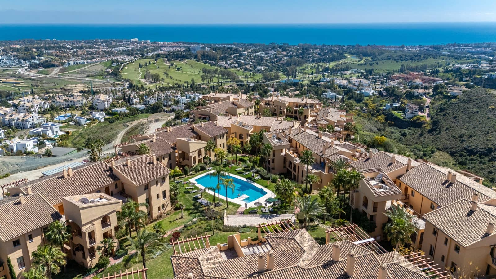 2 soveværelse Penthouse til salg i Benahavis med swimmingpool garage - € 750.000 (Ref: 9794367)