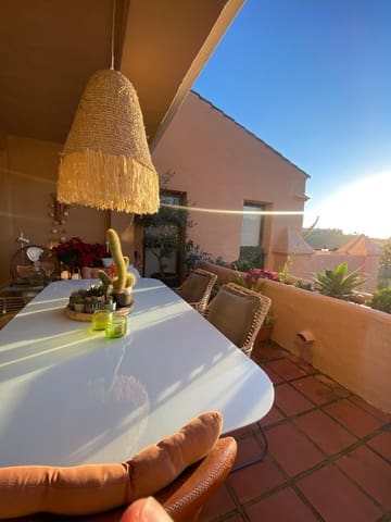 Ático de 3 habitaciones en El Paraiso, Estepona en venta con piscina garaje - 835.000 € (Ref: 9794369)