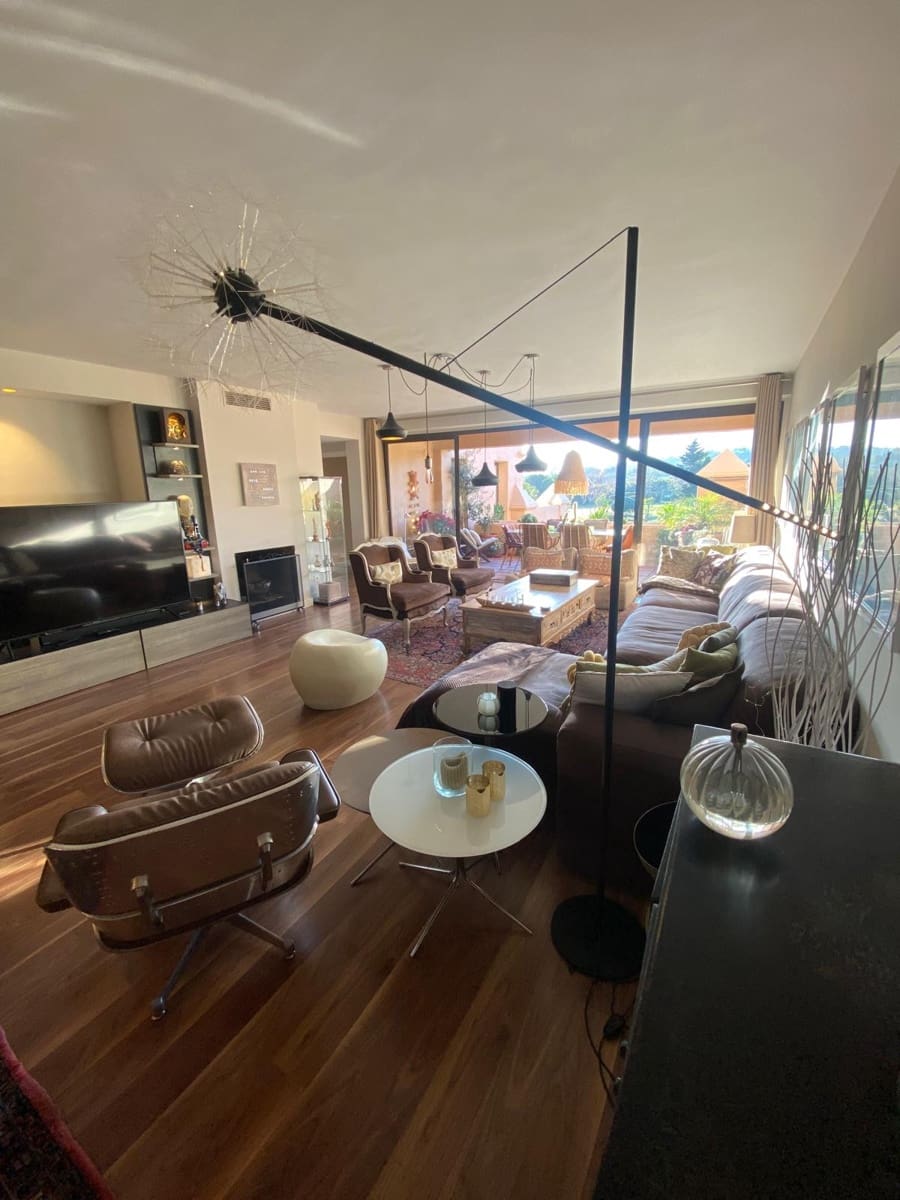 3 sovrum Takvåning till salu i El Paraiso med pool garage - 835 000 € (Ref: 9794369)