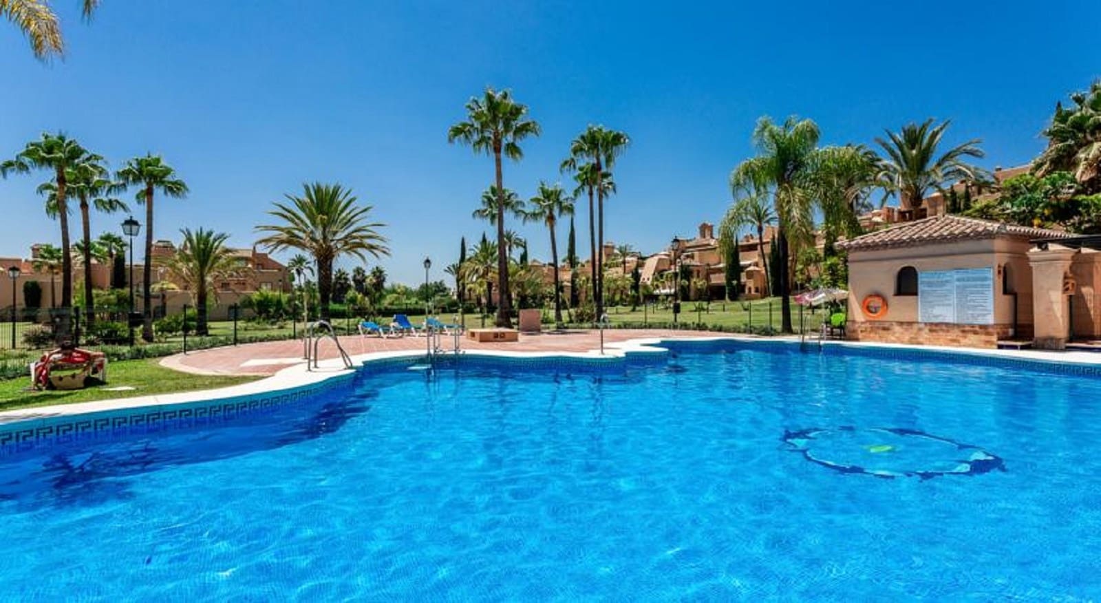 3 soveværelse Penthouse til salg i El Paraiso med swimmingpool garage - € 835.000 (Ref: 9794369)