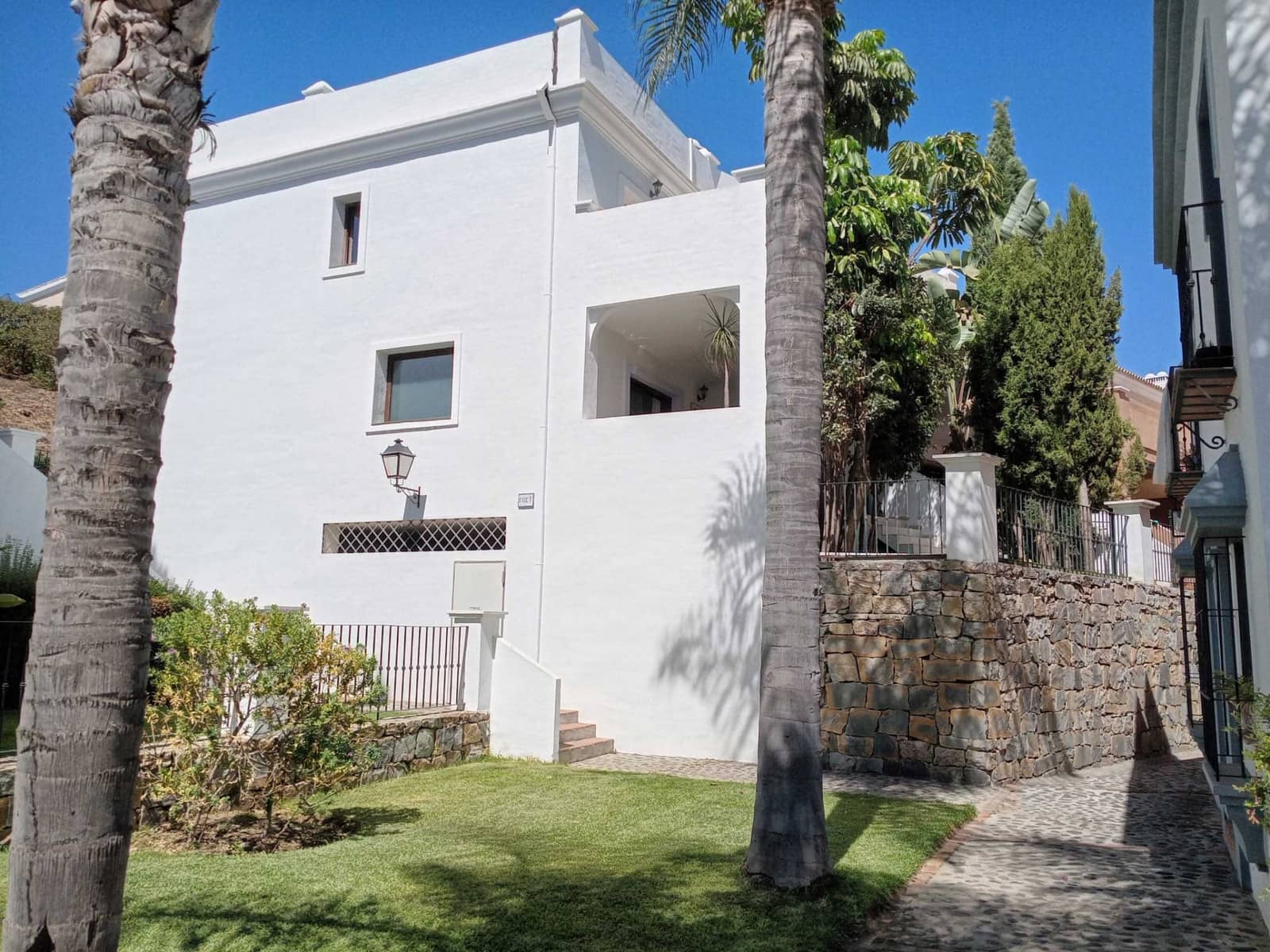 3 sovrum Hus till salu i Benahavis med pool garage - 749 000 € (Ref: 9807851)
