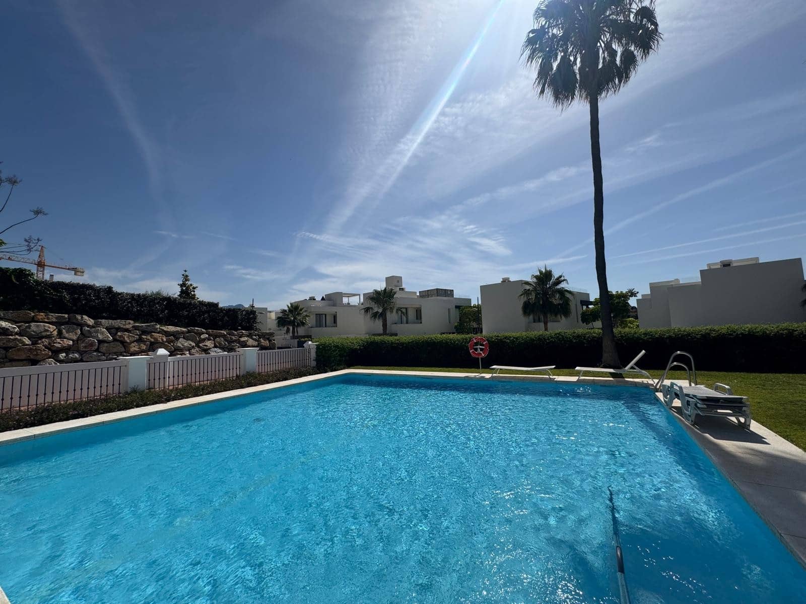 3 soveværelse Byhus til salg i El Paraiso med swimmingpool garage - € 749.000 (Ref: 9807851)