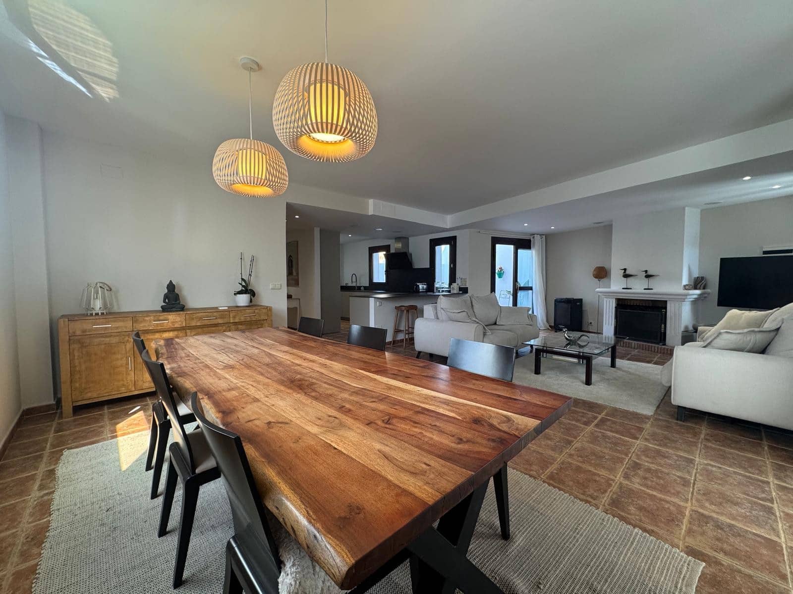 3 soveværelse Byhus til salg i El Paraiso med swimmingpool garage - € 749.000 (Ref: 9807851)