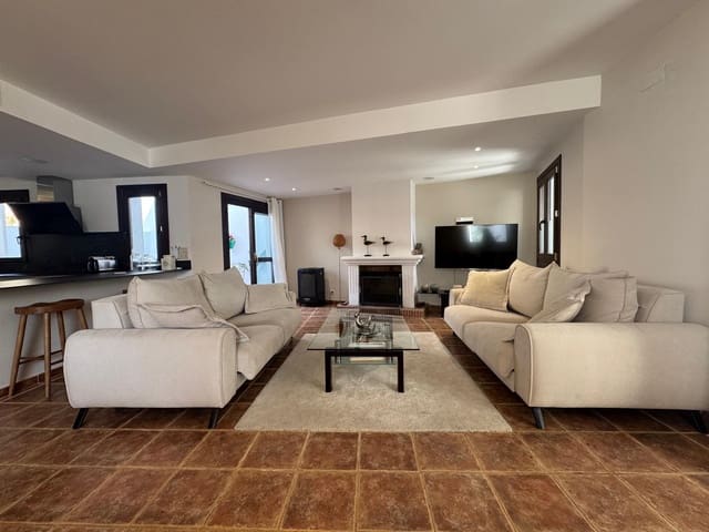 3 soveværelse Byhus til salg i El Paraiso, Estepona med swimmingpool garage - € 749.000 (Ref: 9807851)