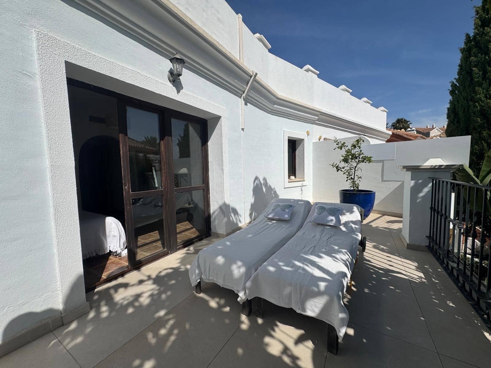 3 soveværelse Byhus til salg i El Paraiso med swimmingpool garage - € 749.000 (Ref: 9807851)