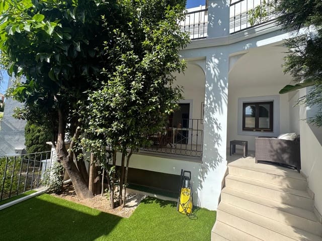 3 soveværelse Byhus til salg i El Paraiso, Estepona med swimmingpool garage - € 749.000 (Ref: 9807851)