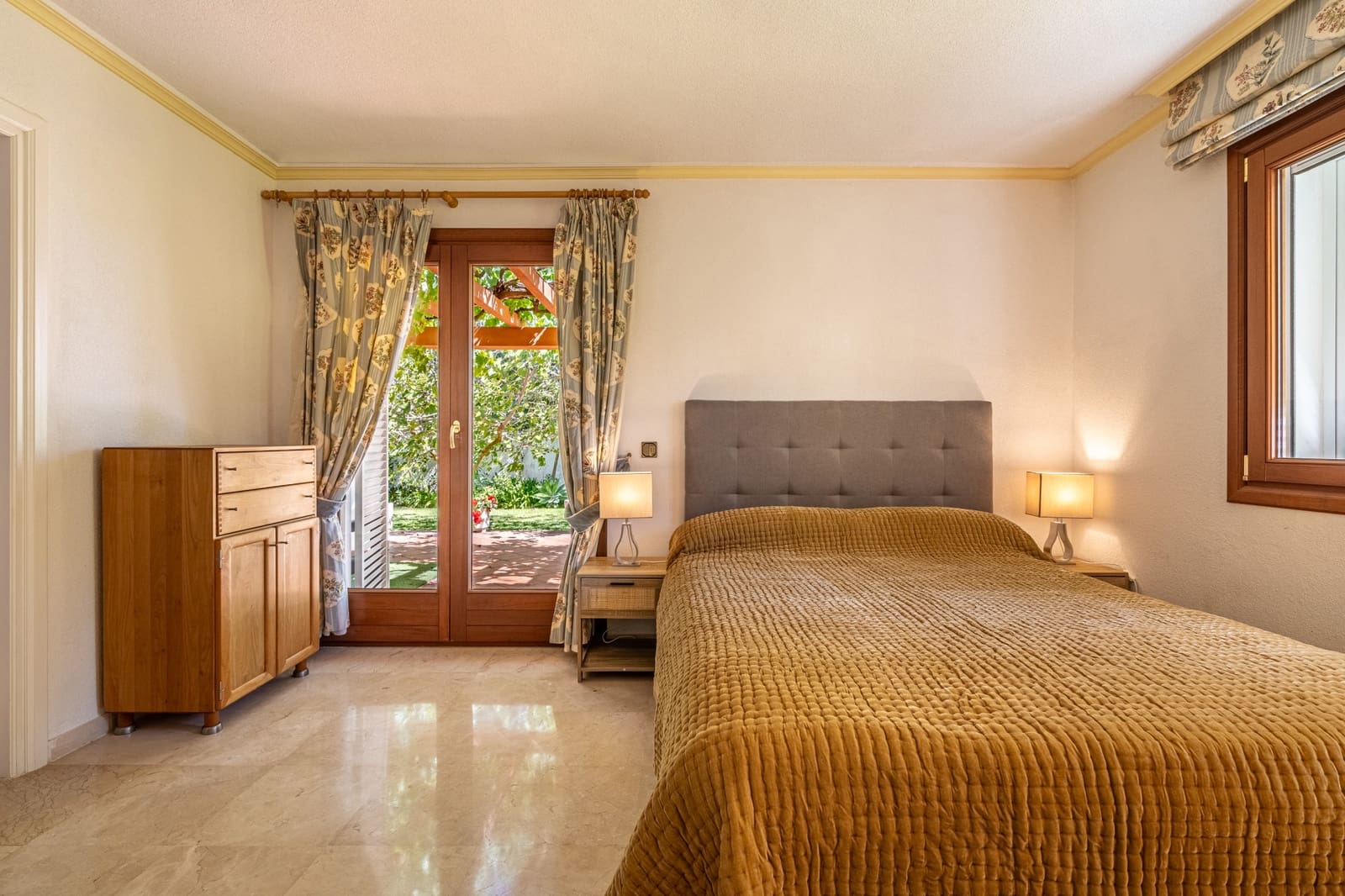 5 bedroom Villa for sale in Cancelada with pool garage - € 2,400,000 (Ref: 9822429)