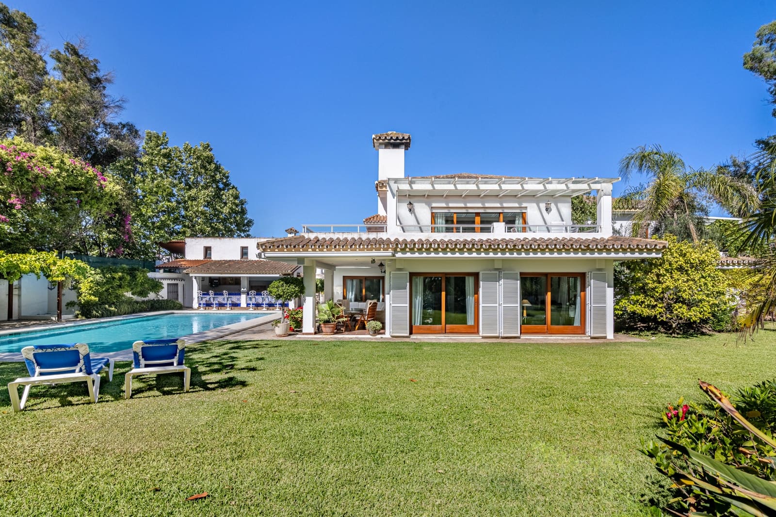 5 bedroom Villa for sale in Cancelada with pool garage - € 2,400,000 (Ref: 9822429)