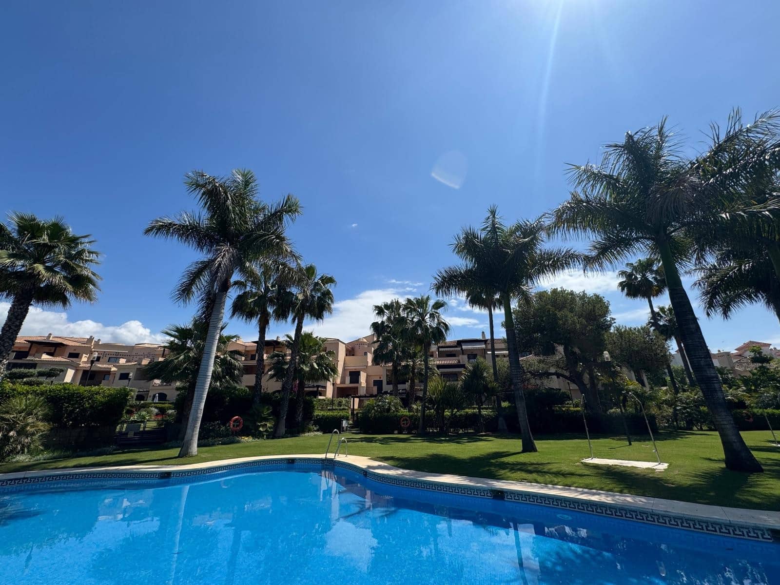 2 bedroom Apartment for sale in Marbella with pool garage - € 760,000 (Ref: 9824767)