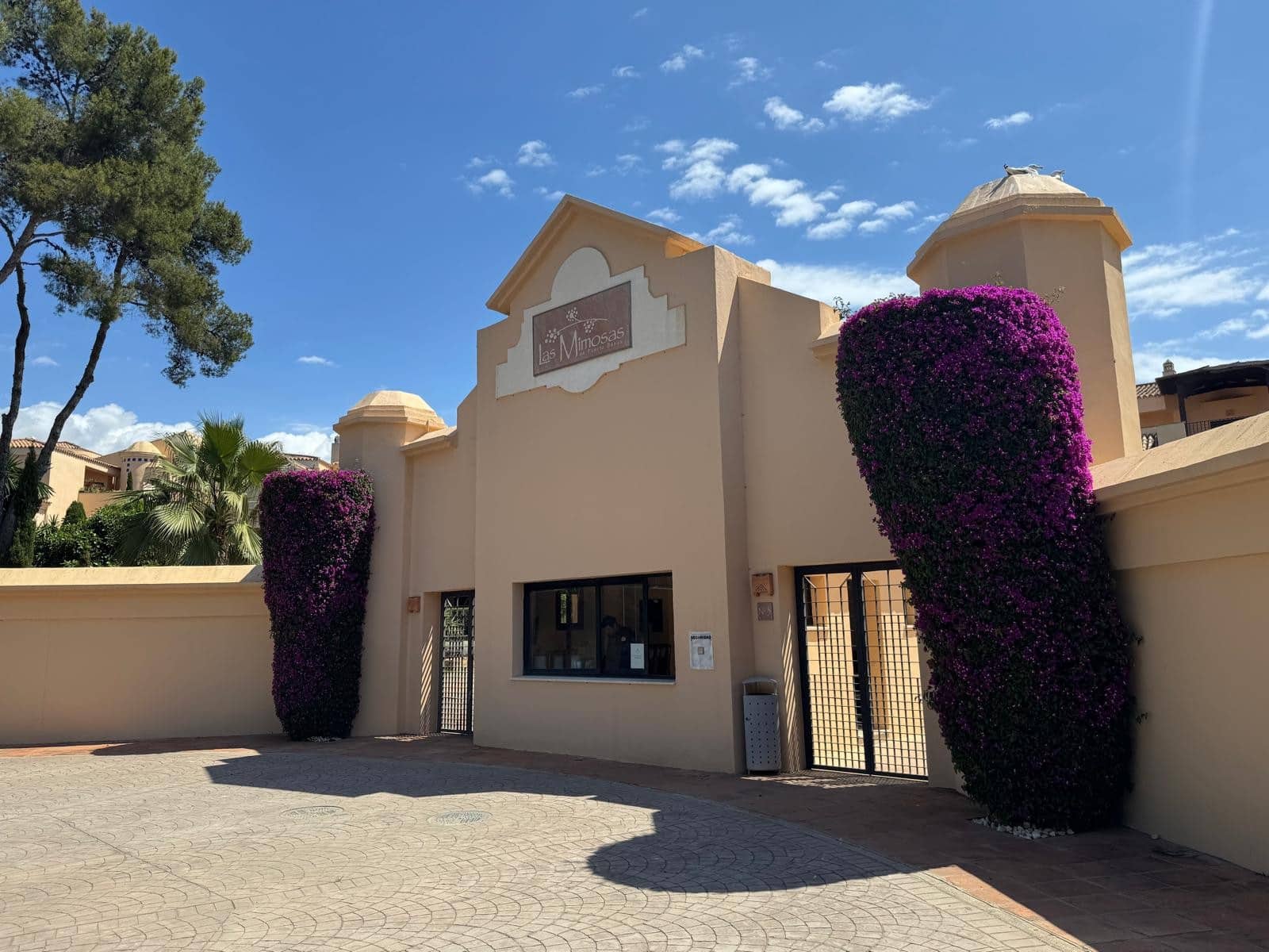2 bedroom Apartment for sale in Marbella with pool garage - € 760,000 (Ref: 9824767)