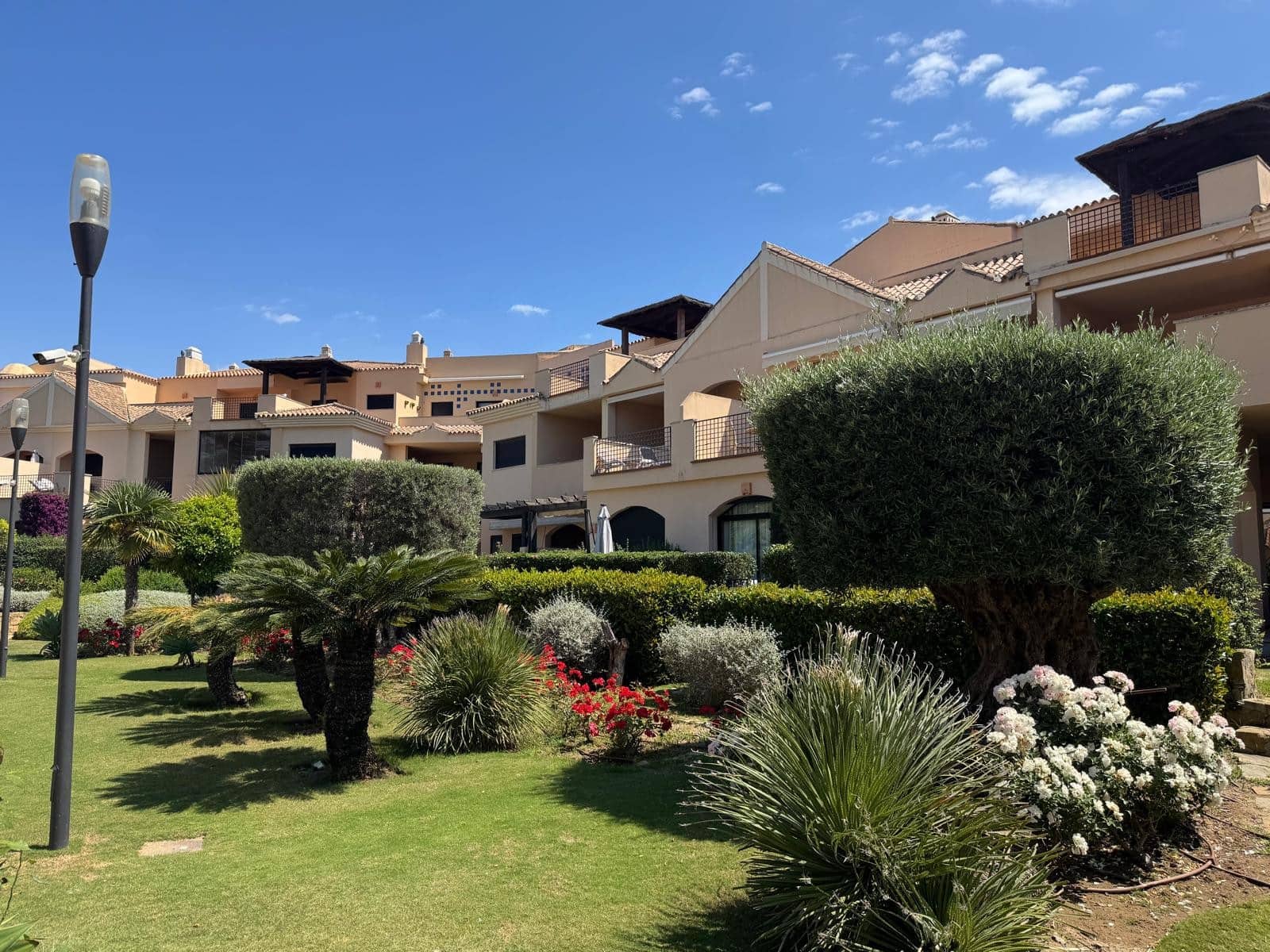 2 bedroom Apartment for sale in Marbella with pool garage - € 760,000 (Ref: 9824767)