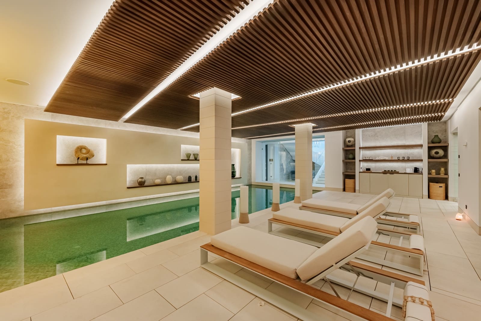 8 sypialnia Willa na sprzedaż w Benahavis z basenem garażem - 18 650 000 € (Ref: 9828832)