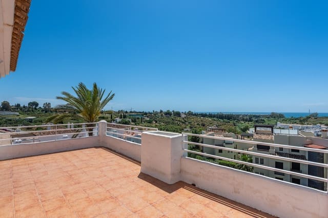 3 chambre Penthouse à vendre à La Concha - Resina Golf, Estepona avec piscine garage - 335 000 € (Ref: 9833503)