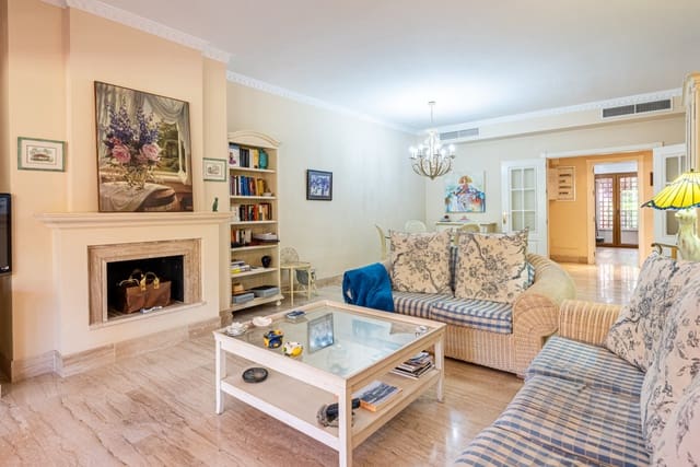 2 Zimmer Apartment zu verkaufen in Atalaya-Isdabe, Estepona mit Pool Garage - 580.000 € (Ref: 9833505)