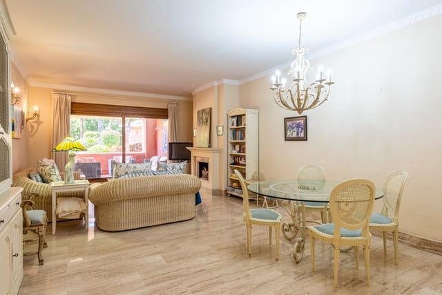 2 sovrum Lägenhet till salu i Atalaya-Isdabe, Estepona med pool garage - 590 000 € (Ref: 9833505)