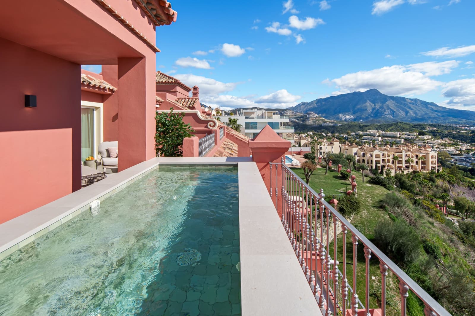 2 camera da letto Attico in vendita in Monte Halcones con piscina garage - 1.950.000 € (Rif: 9855203)