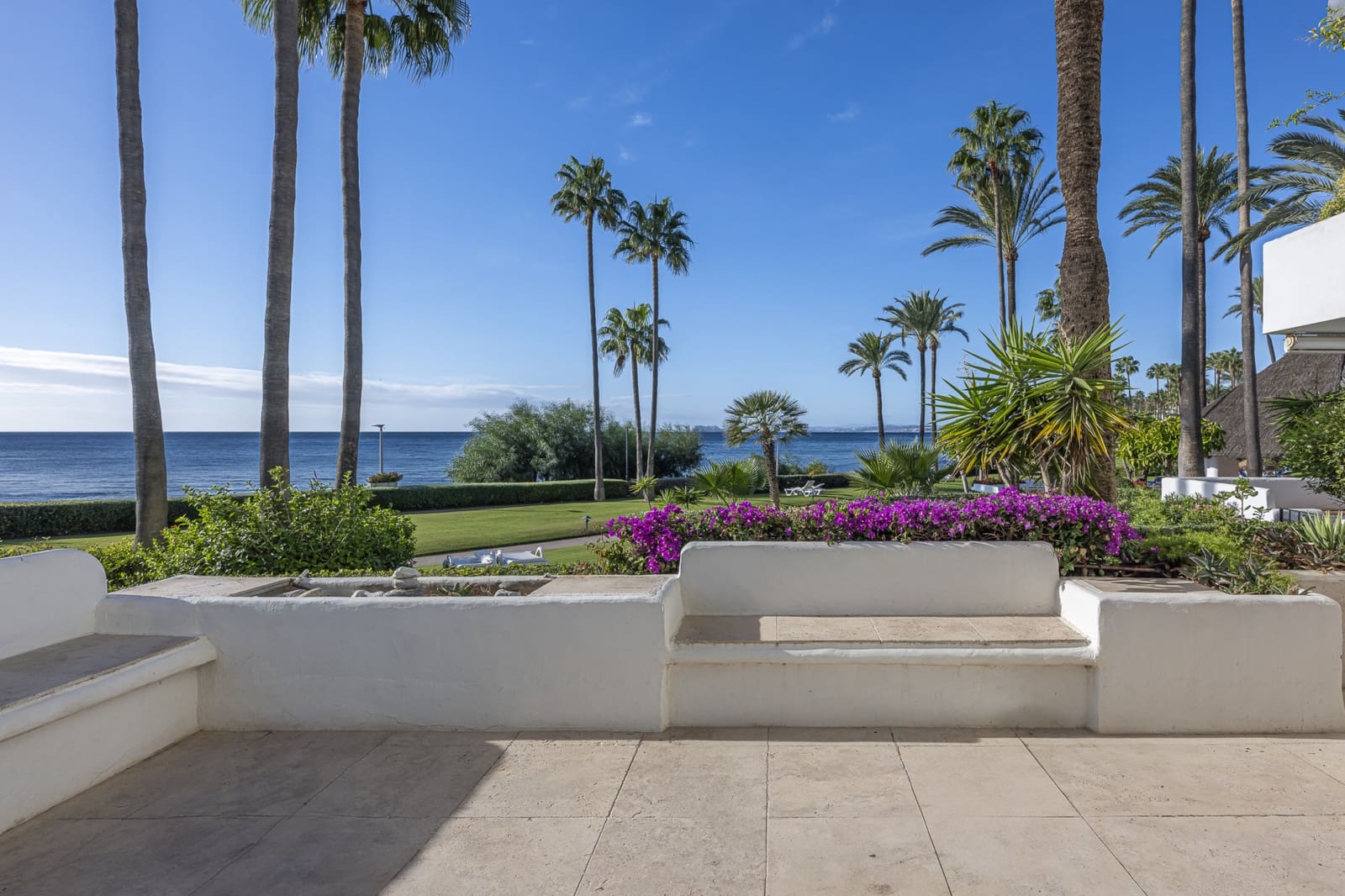 3 chambre Appartement à vendre à Estepona avec piscine garage - 2 995 000 € (Ref: 9855204)