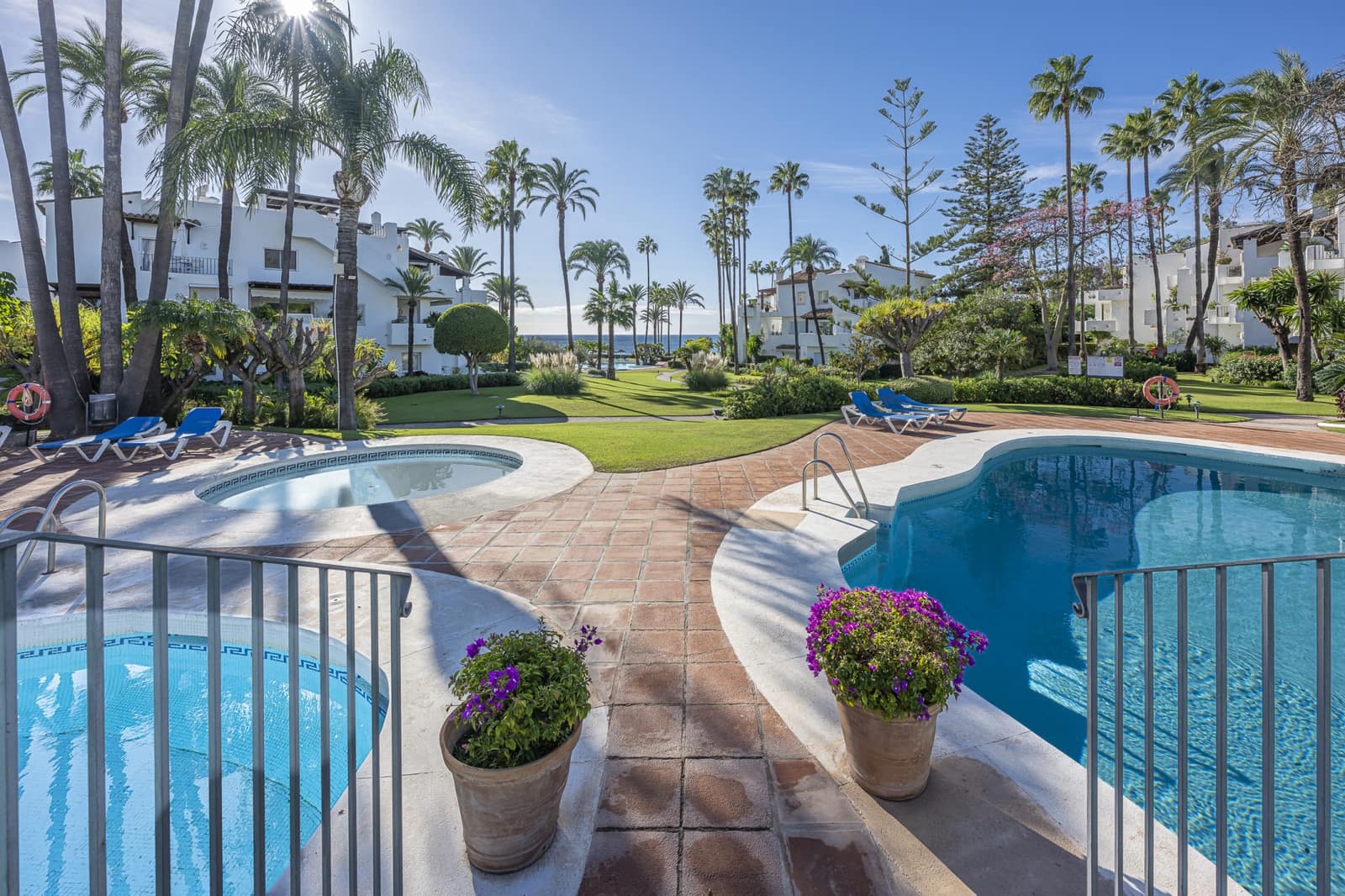 3 chambre Appartement à vendre à Estepona avec piscine garage - 2 995 000 € (Ref: 9855204)