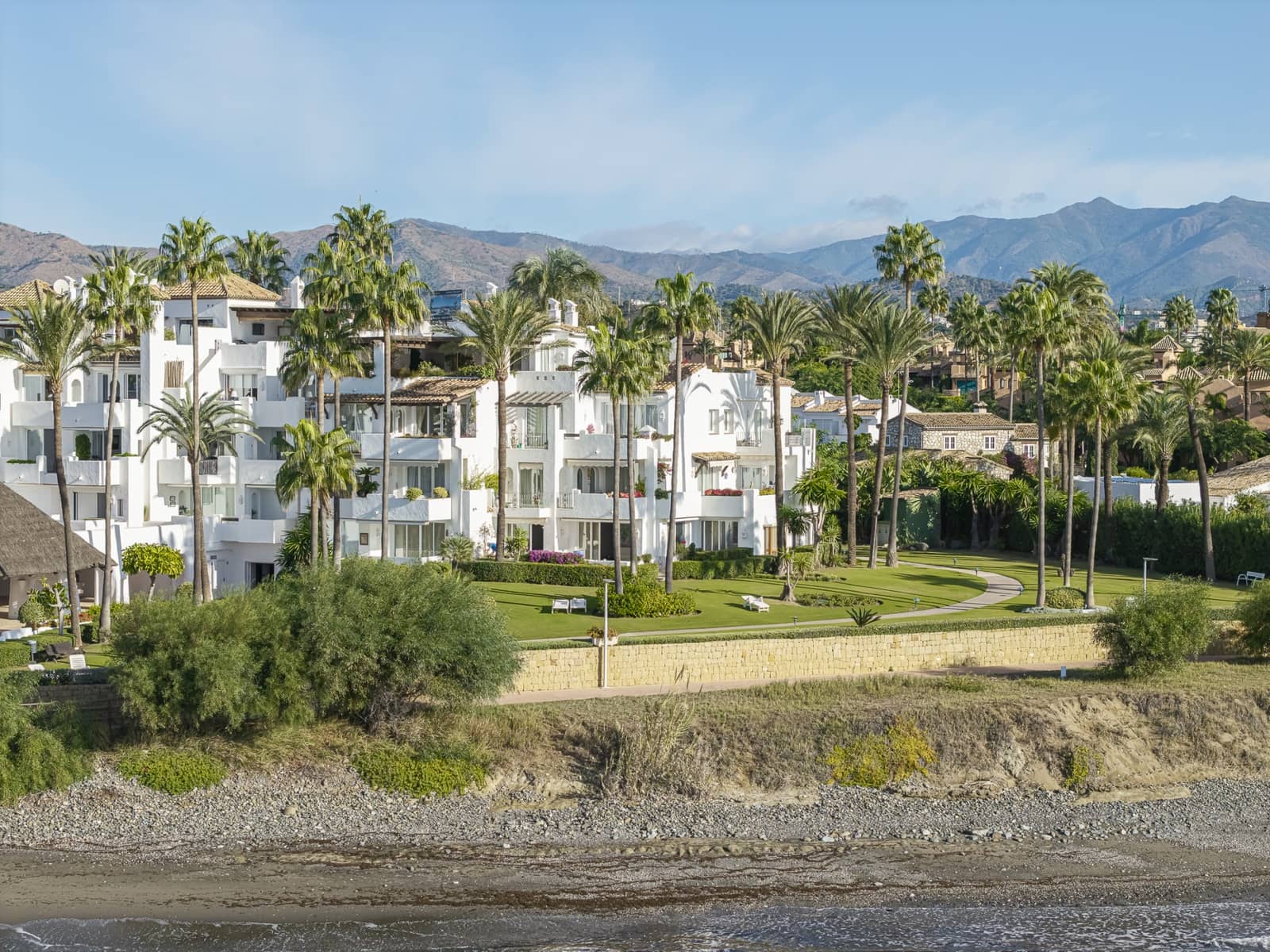 3 chambre Appartement à vendre à Estepona avec piscine garage - 2 995 000 € (Ref: 9855204)