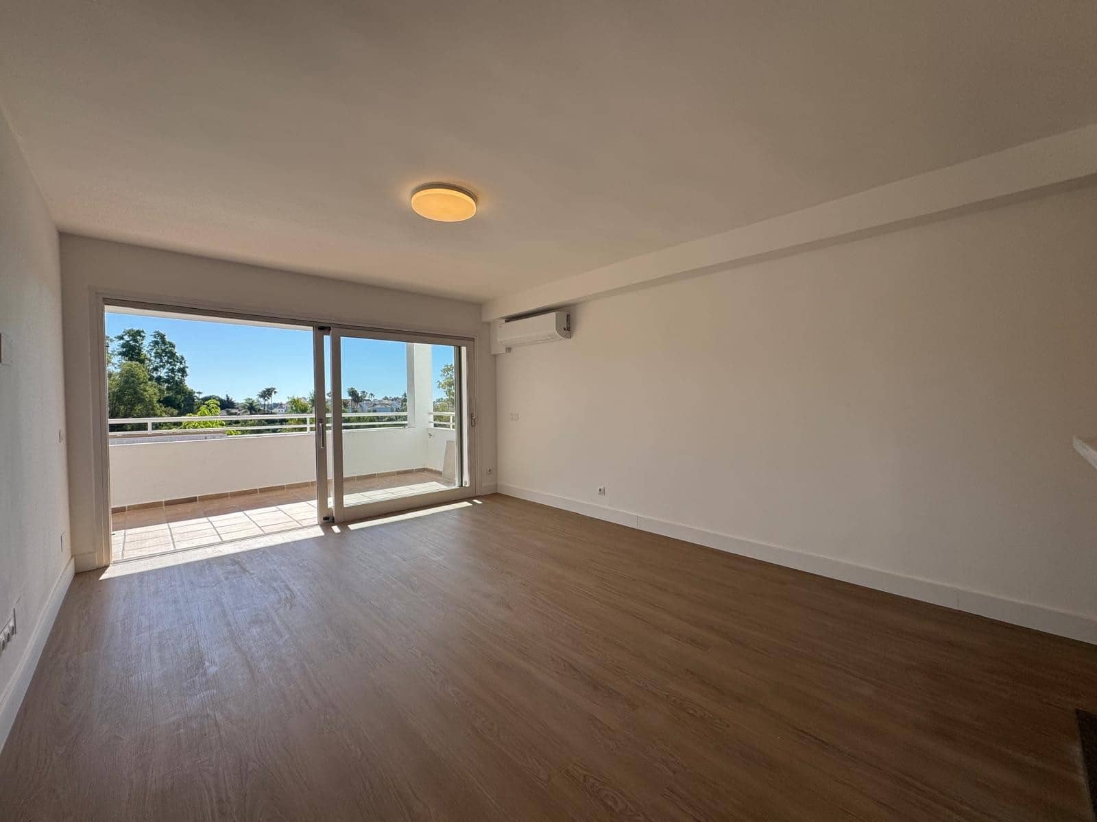 2 sovrum Lägenhet till salu i Atalaya-Isdabe med pool garage - 379 000 € (Ref: 9864988)
