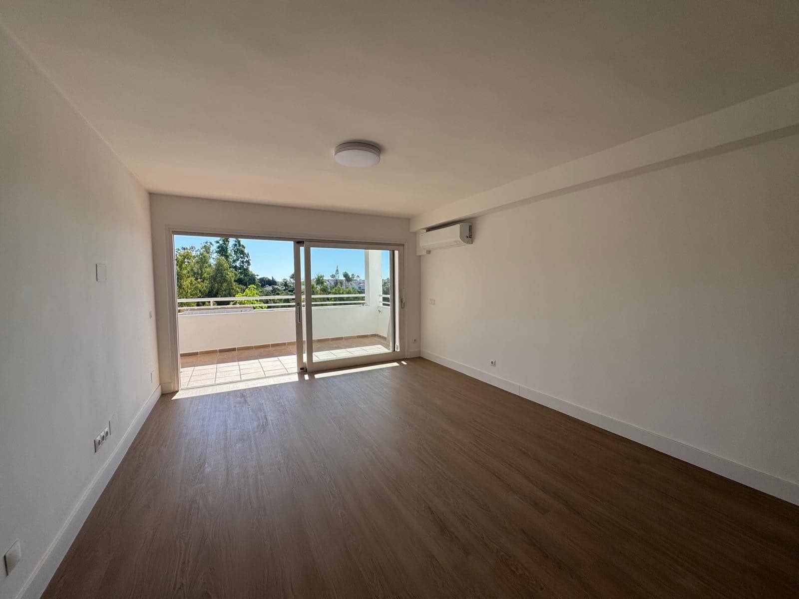 2 sovrum Lägenhet till salu i Atalaya-Isdabe med pool garage - 379 000 € (Ref: 9864988)