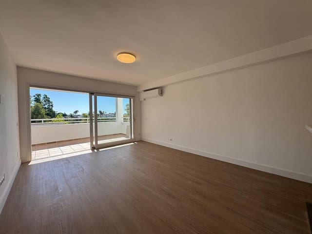 2 sovrum Lägenhet till salu i Atalaya-Isdabe, Estepona med pool garage - 379 000 € (Ref: 9864988)