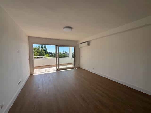 2 sovrum Lägenhet till salu i Atalaya-Isdabe, Estepona med pool garage - 379 000 € (Ref: 9864988)