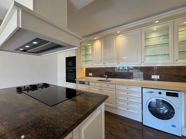 2 sovrum Lägenhet till salu i Atalaya-Isdabe, Estepona med pool garage - 379 000 € (Ref: 9864988)