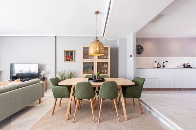 3 makuuhuone Omakotitalo myytävänä paikassa Lomas De Marbella, Marbella mukana uima-altaan 
autotalli - 1 350 000 € (Ref: 9878226)