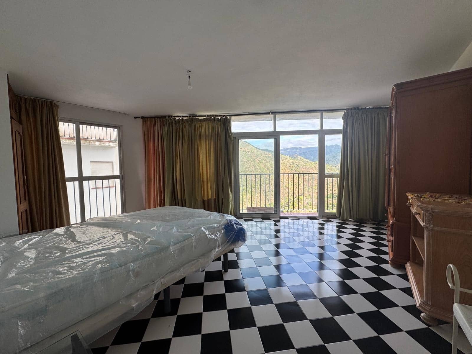 2 slaapkamer Appartement te koop in Istan met garage - € 158.000 (Ref: 9904212)