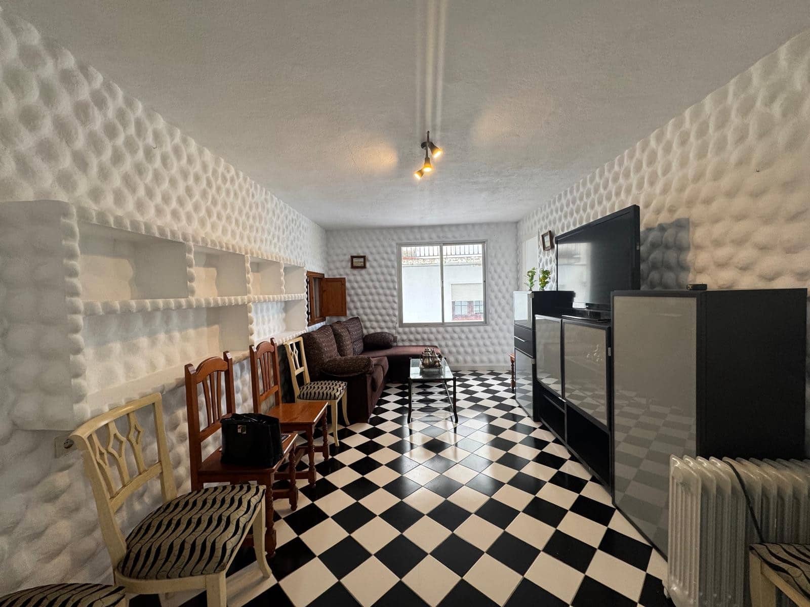 2 slaapkamer Appartement te koop in Istan met garage - € 158.000 (Ref: 9904212)