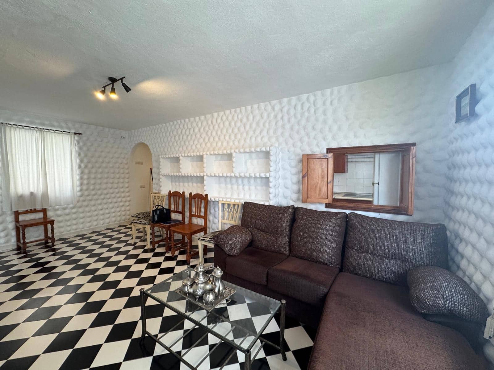 2 slaapkamer Appartement te koop in Istan met garage - € 158.000 (Ref: 9904212)