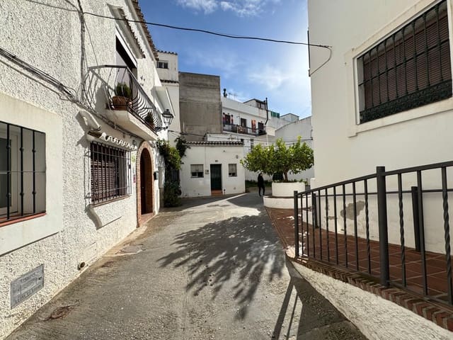 2 slaapkamer Appartement te koop in Istán met garage - € 158.000 (Ref: 9904212)