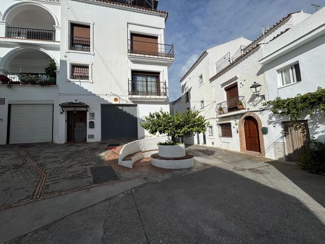 2 slaapkamer Appartement te koop in Istán met garage - € 158.000 (Ref: 9904212)