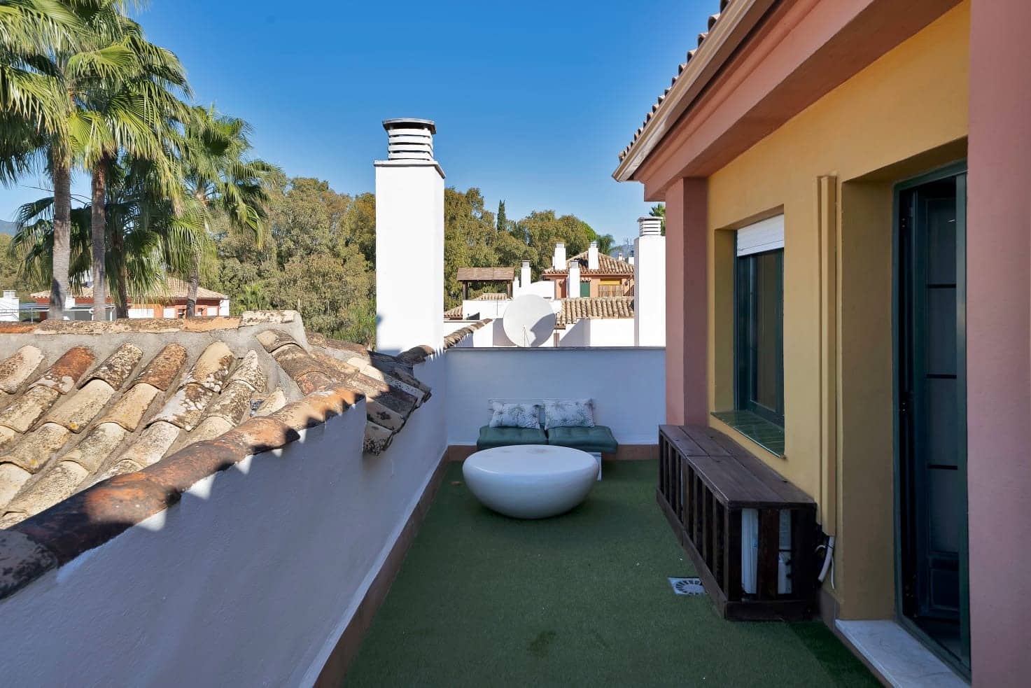 3 Zimmer Penthouse zu verkaufen in Estepona mit Pool Garage - 560.000 € (Ref: 9929001)