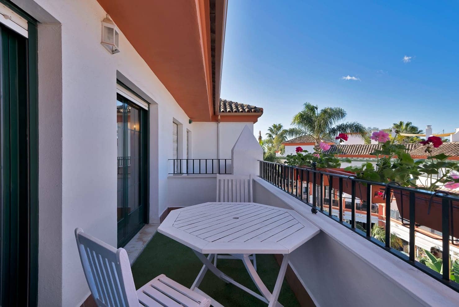 3 Zimmer Penthouse zu verkaufen in Estepona mit Pool Garage - 560.000 € (Ref: 9929001)