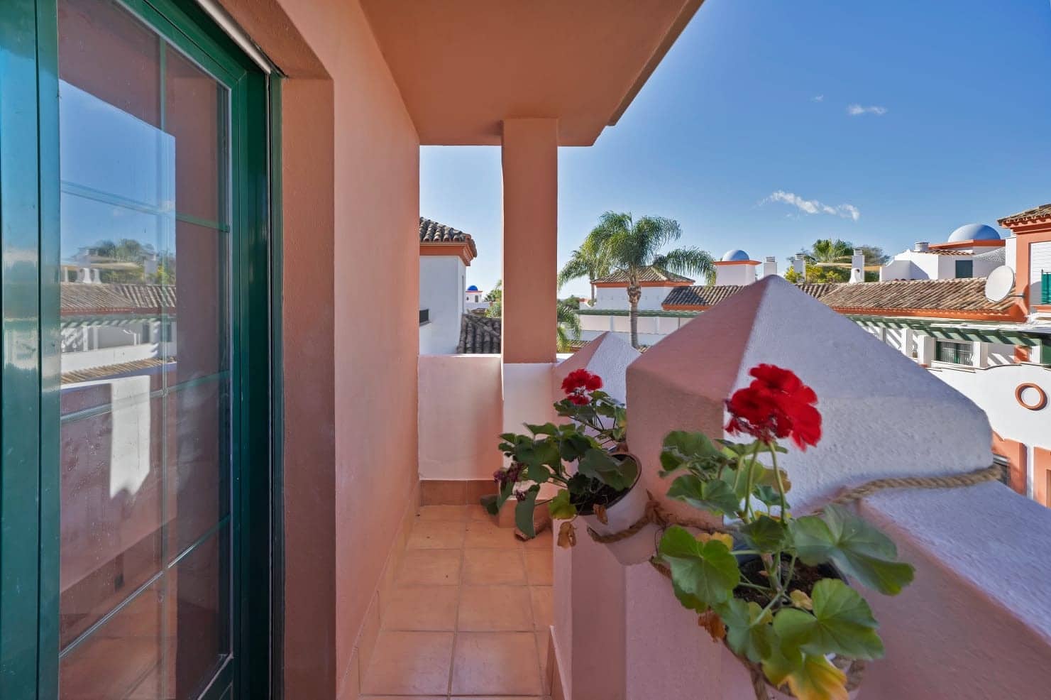 3 Zimmer Penthouse zu verkaufen in Estepona mit Pool Garage - 560.000 € (Ref: 9929001)