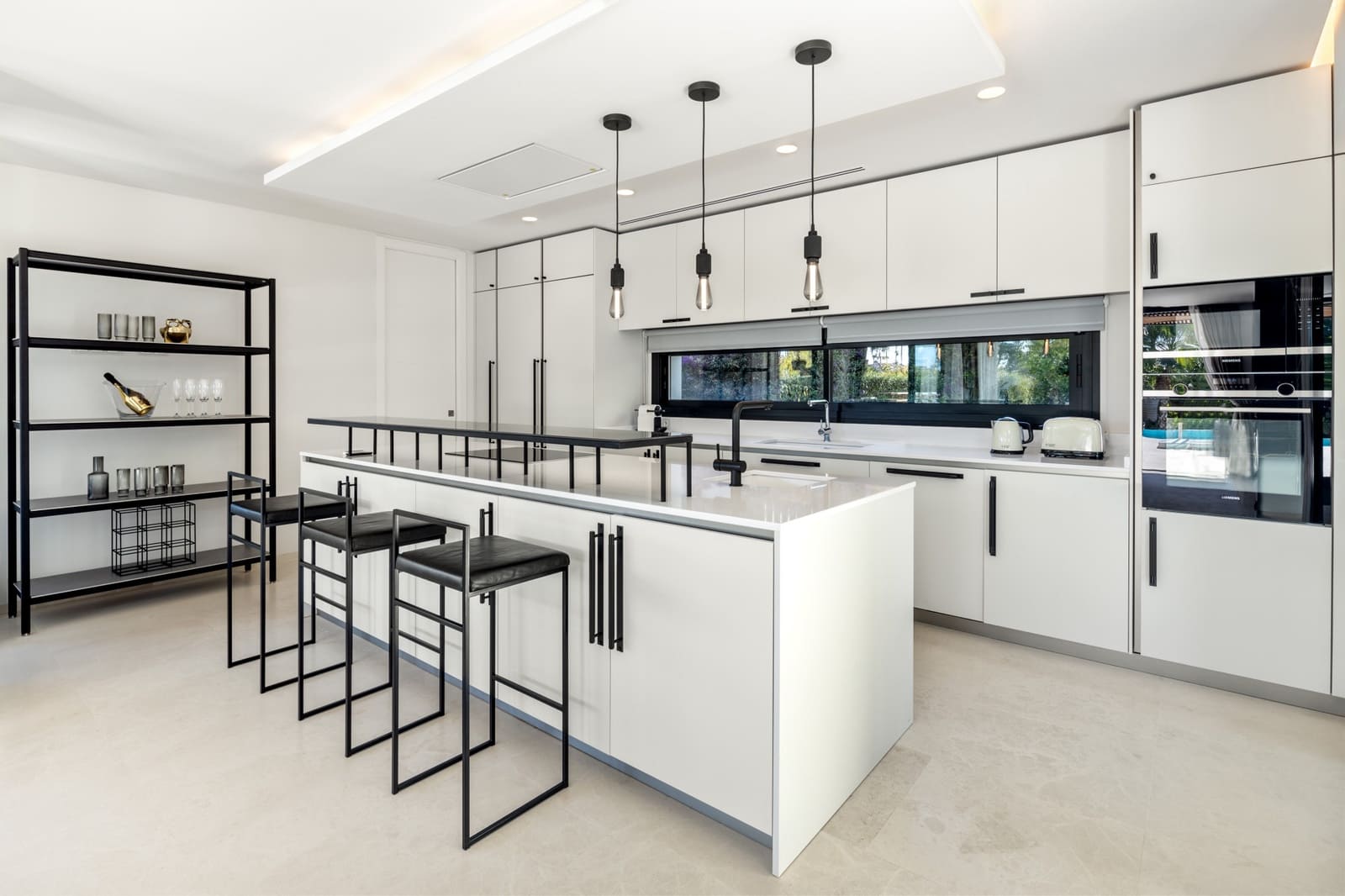 6 bedroom Villa for sale in Marbella with pool garage - € 6,475,000 (Ref: 9929002)