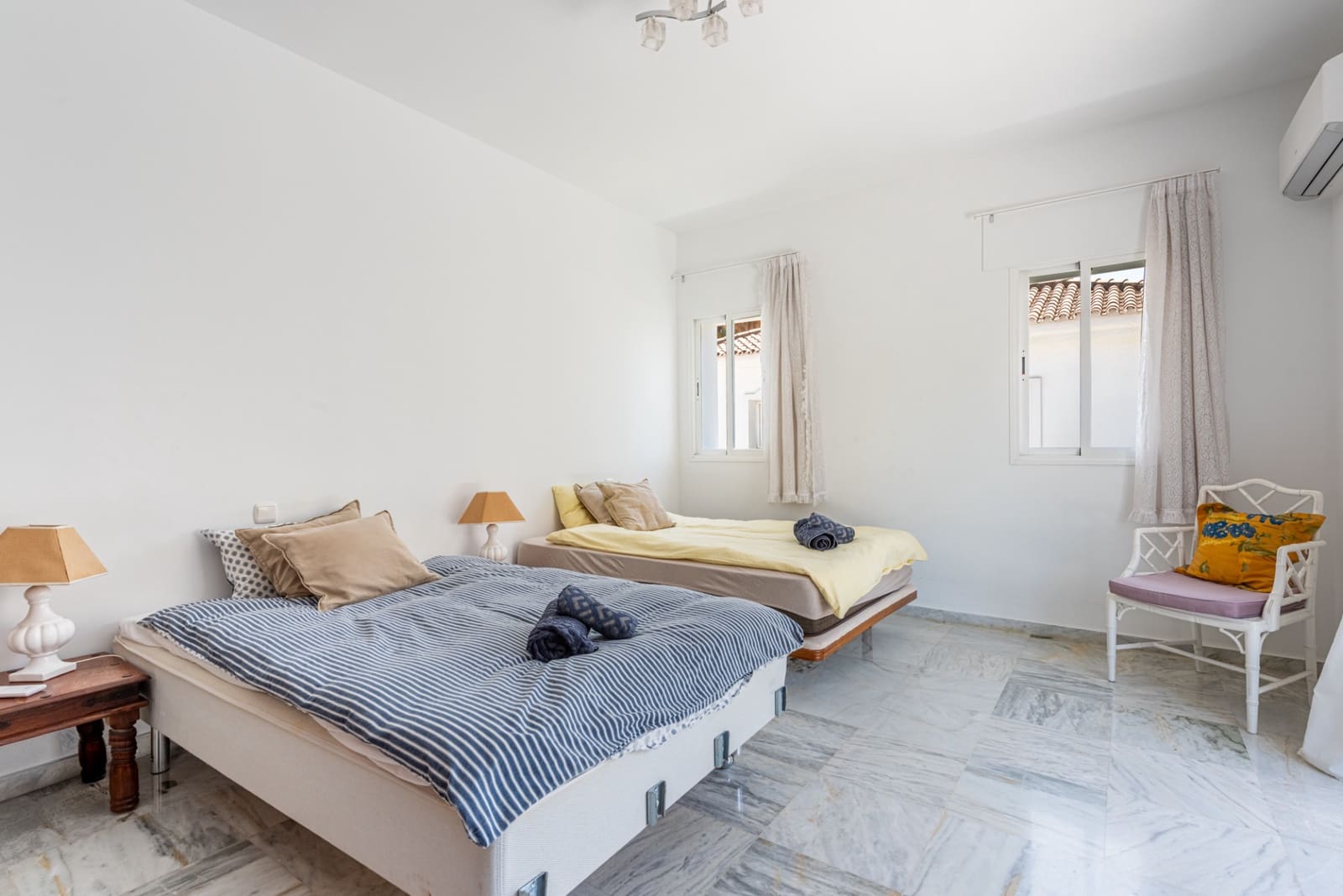 3 bedroom Villa for sale in New Golden Mile with pool garage - € 1,095,000 (Ref: 9929003)