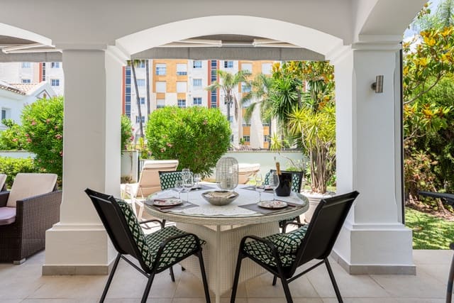3 slaapkamer Villa te koop in Nueva Atalaya, Estepona met zwembad garage - € 1.095.000 (Ref: 9929003)