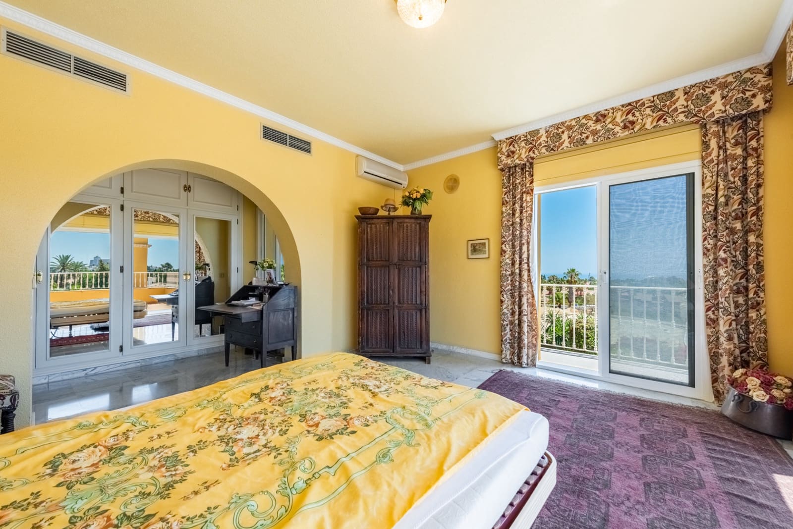 5 soveværelse Villa til salg i Estepona med swimmingpool garage - € 1.295.000 (Ref: 9947451)