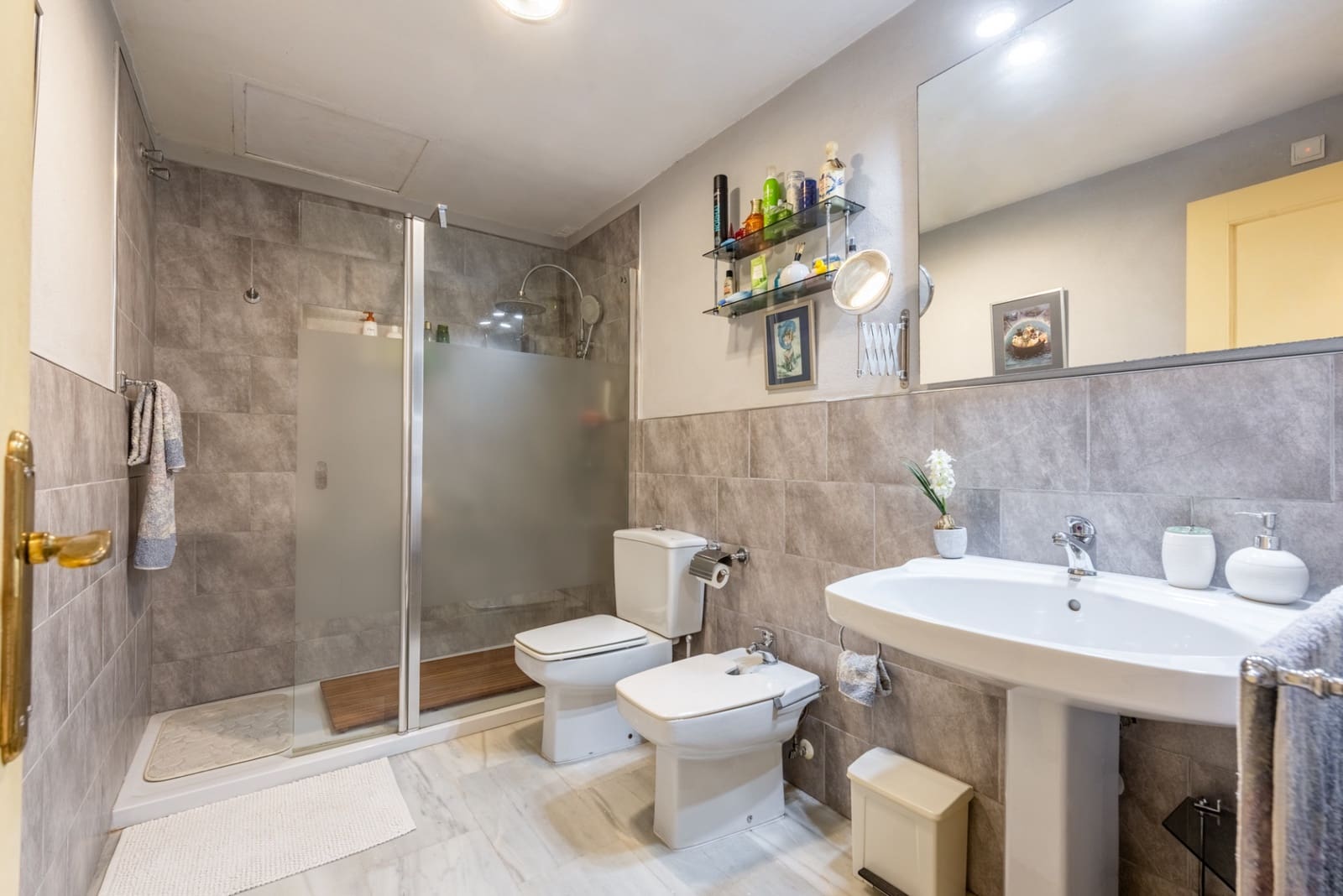 3 bedroom Townhouse for sale in Bel-Air with pool garage - € 550,000 (Ref: 9976907)