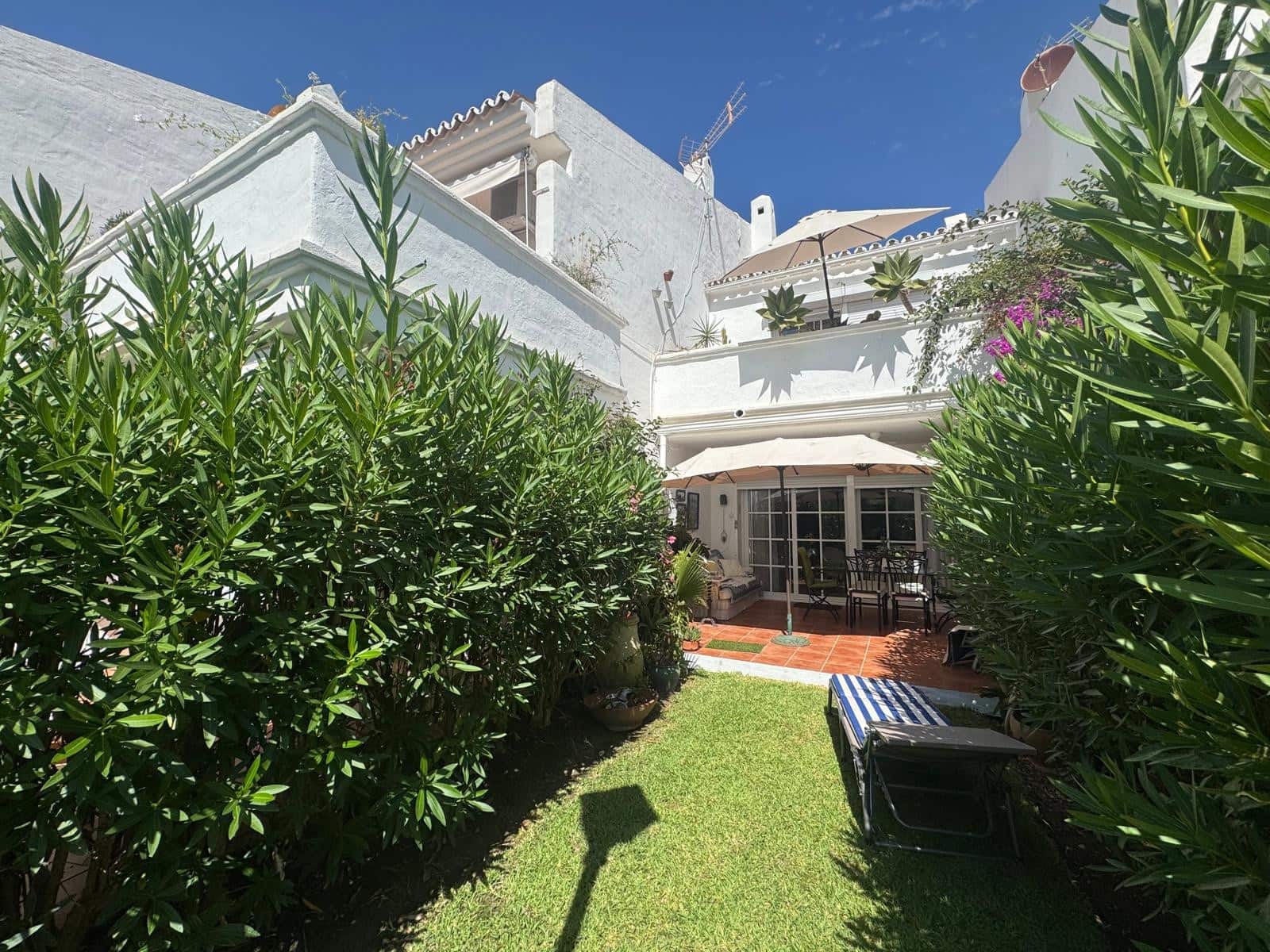 3 bedroom Townhouse for sale in Bel-Air with pool garage - € 550,000 (Ref: 9976907)