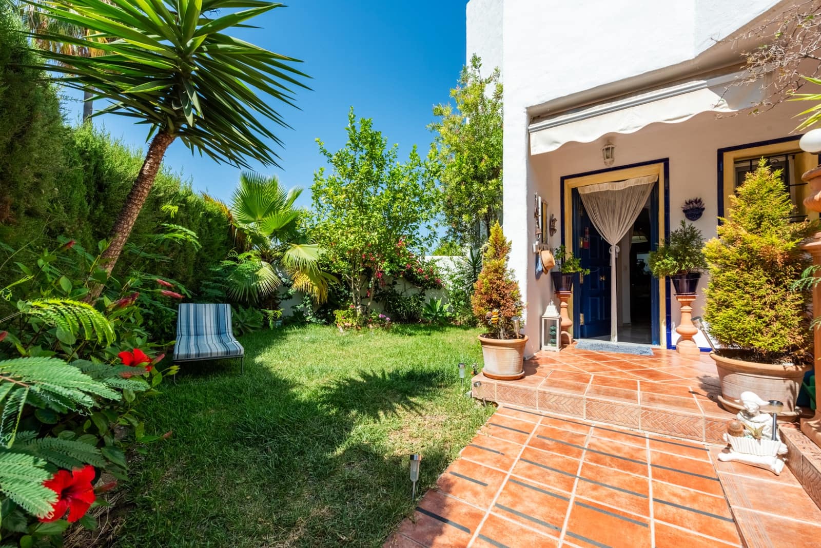 3 bedroom Townhouse for sale in Bel-Air with pool garage - € 550,000 (Ref: 9976907)